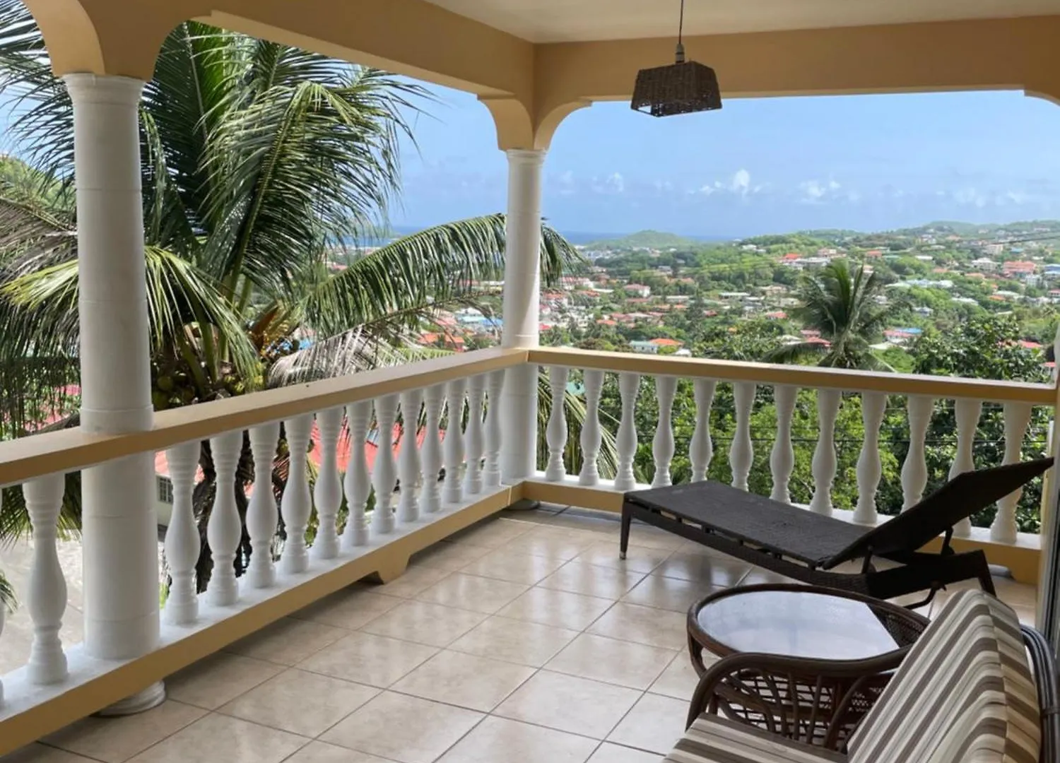 Guest house Tropical Harbour View Hotel Monchy